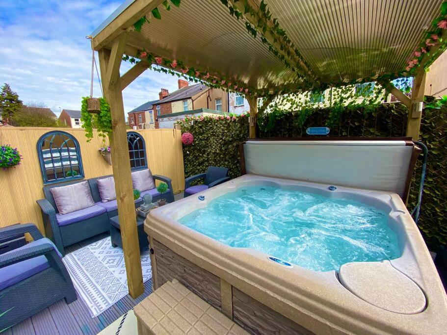 New…The Hottub House Blackpool Pleasure Beach Εξωτερικό φωτογραφία
